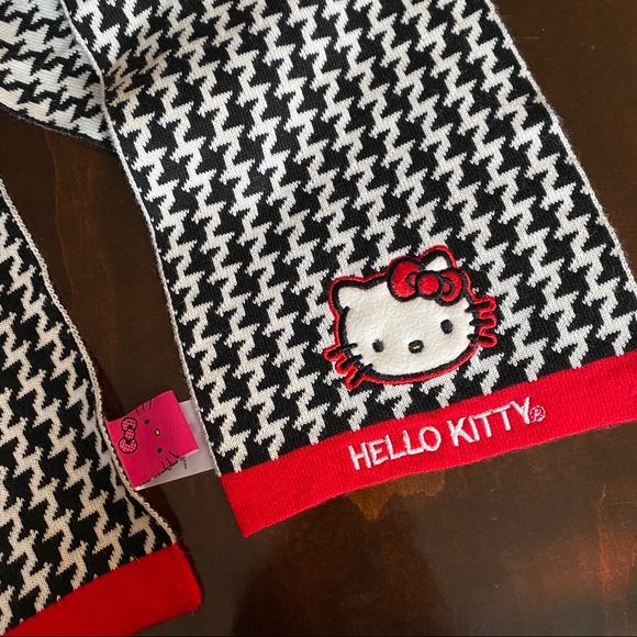 Hello Kitty houndstooth scarf - Picture 2 of 2